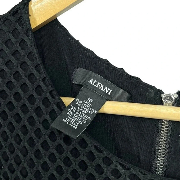 Alfani Black Sleeveless Dress Size 16 Net Mesh Fit Flare Stretch Zip Back Lined - Picture 4 of 5
